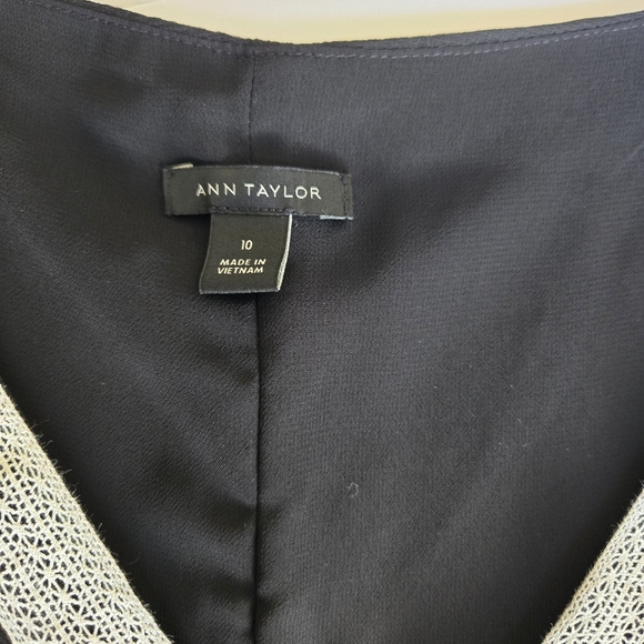 ANN TAYLOR Elegant Black and White Chevron Dress. Size 10 - Picture 3 of 12